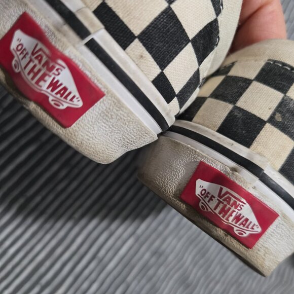 Vans - Picture 11 of 12